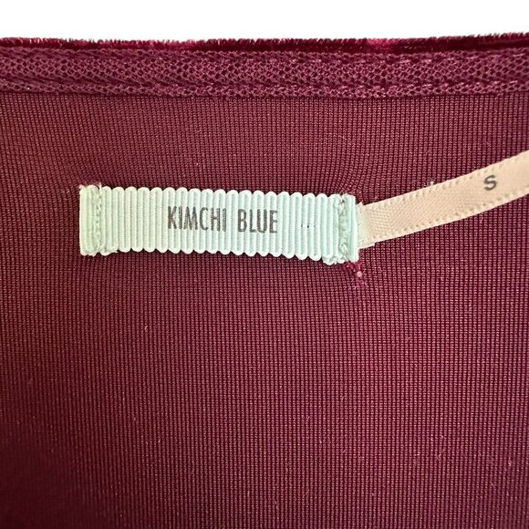 Urban Outfitters Kimchi Blue raspberry burgundy fit and flare velvet mini Sz S - Picture 3 of 7